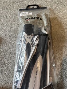 Mares Kids Black and White Swim Fins - XS